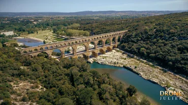 video drone pont du gard occitanie prise de vue aerienne monument